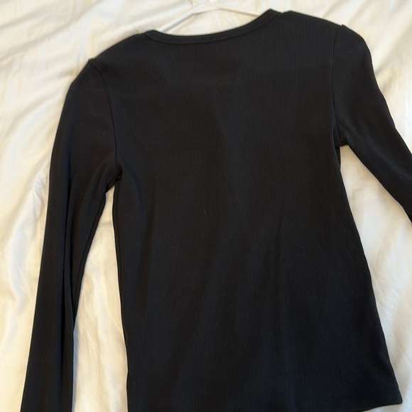 DYNAMITE Ribbed Long Sleeve - Picture 4 of 4